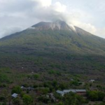 Gunung Ili Lewotolok di NTT dan Gunung Ibu di Malut Erupsi