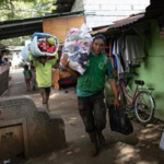 FOTO: Relokasi Warga Penghuni TPU Kebon Nanas Jaktim ke Rusunawa